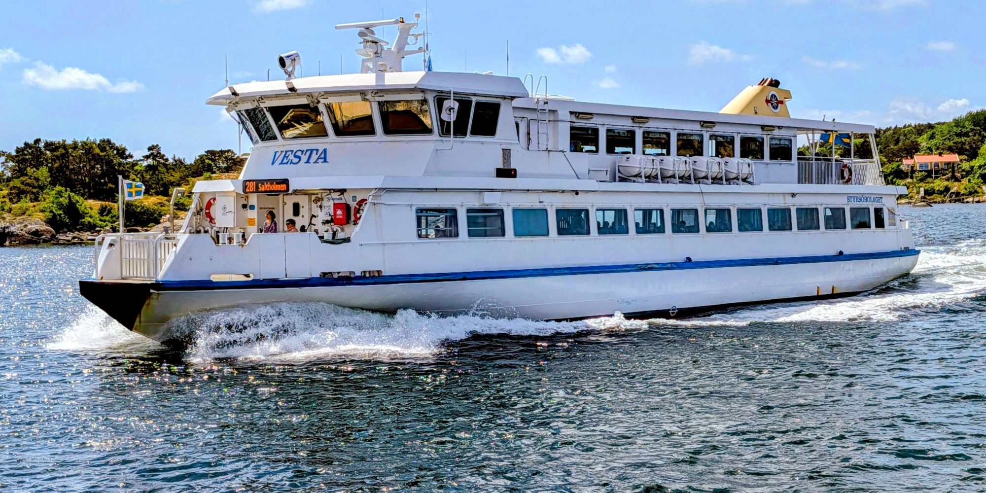 Boat to the archipelago